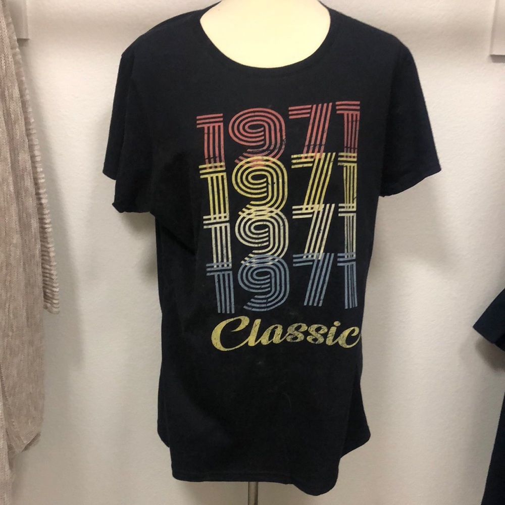 Woman’s Vintage 1971 Classic Red Yellow White Blue Black Short Sleeve T Shirt XL